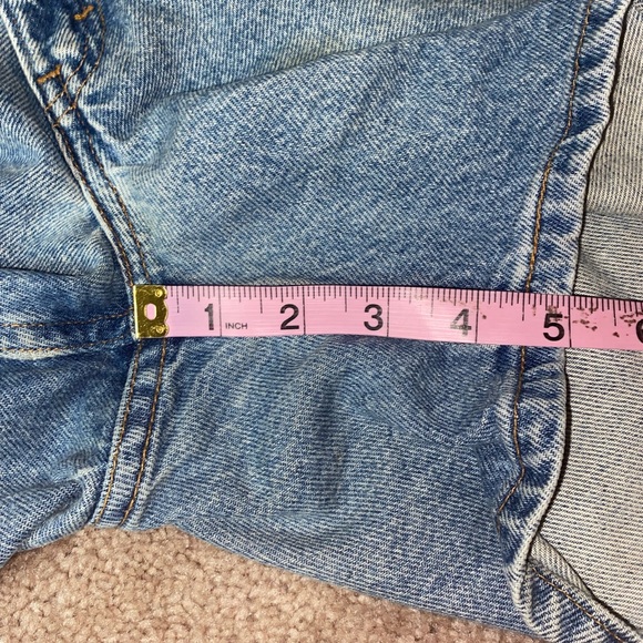 Vintage Levi Shorts - Picture 14 of 16